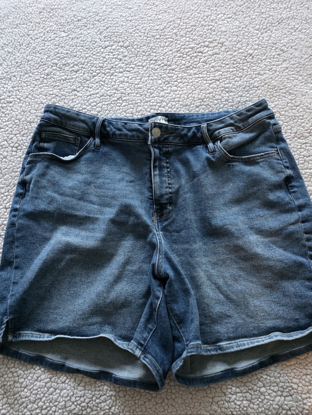 Ava & Viv High-Rise Relaxed Bermuda Jeans - Mid Blue
